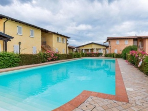Attractive Holiday Home in Manerba del Garda With Pool
